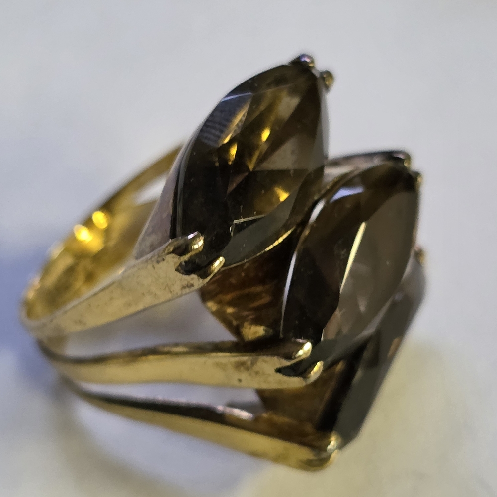 Elegant Gold and Brown Women's Ring